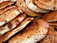 Рецепта Арабски питки / хлебчета за сандвич с прясна мая на тиган